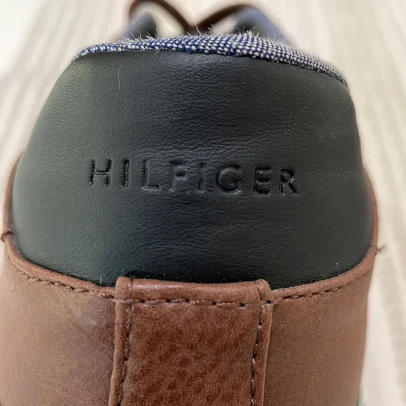 Tommy Hilfiger beautiful brown leather sneakers. Men’s 10. Like new condition. - Picture 9 of 14